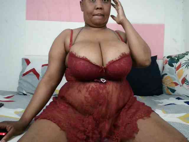 BIGTITTISXX webcam