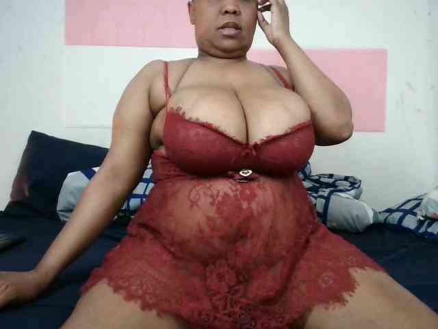 BIGTITTISXX webcam