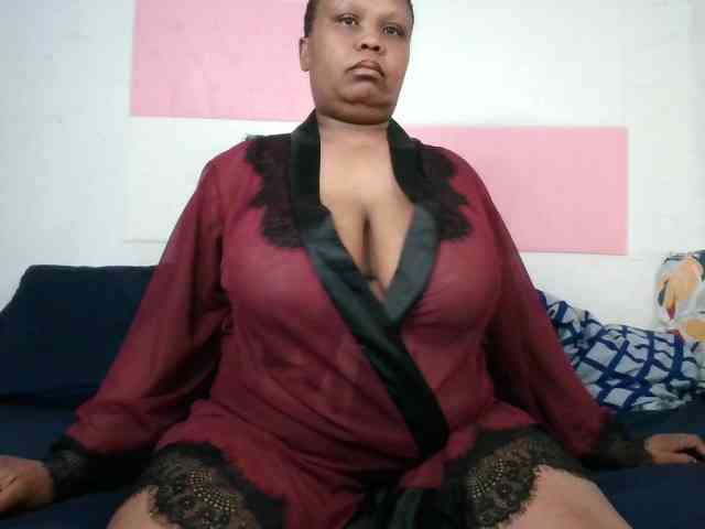 BIGTITTISXX webcam