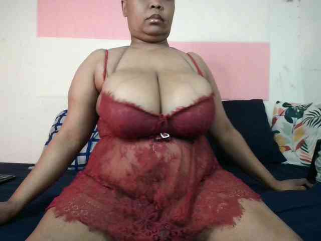 BIGTITTISXX webcam