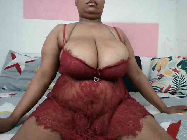 BIGTITTISXX webcam