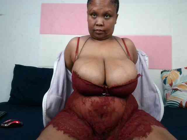 BIGTITTISXX webcam