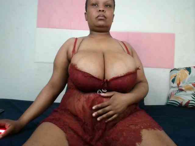 BIGTITTISXX webcam