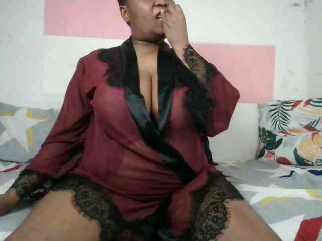 BIGTITTISXX webcam
