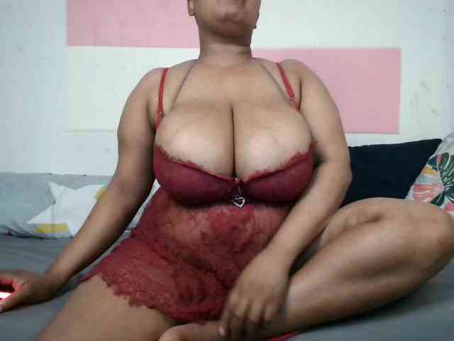 BIGTITTISXX webcam