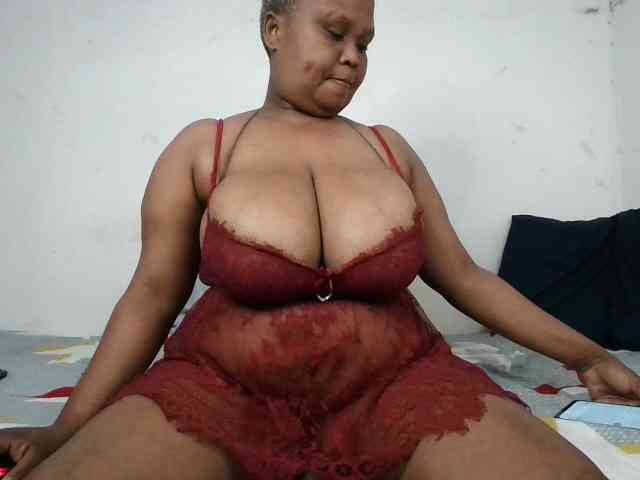 BIGTITTISXX webcam