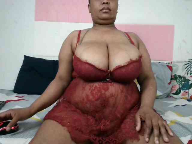 BIGTITTISXX webcam