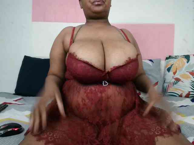 BIGTITTISXX webcam