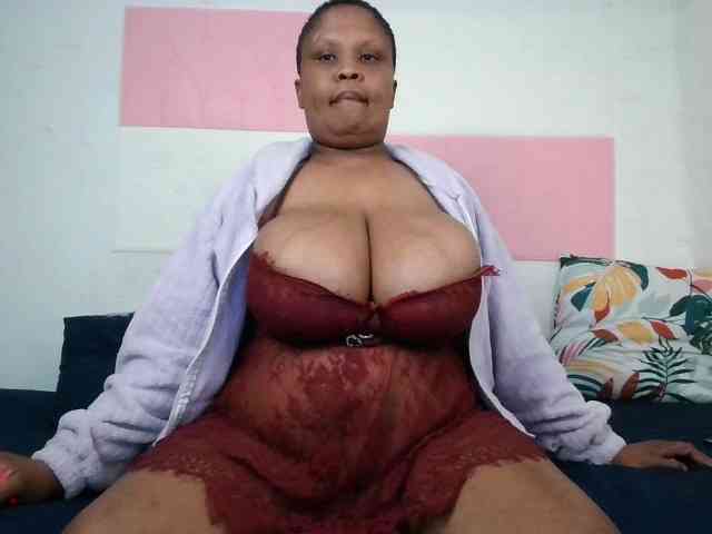 BIGTITTISXX webcam