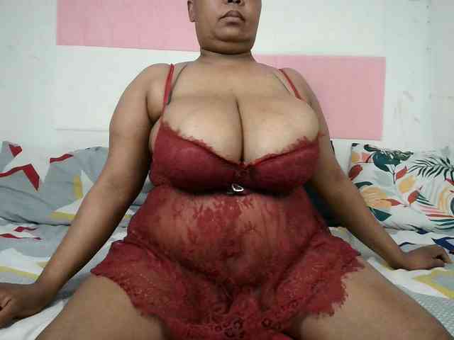 BIGTITTISXX webcam