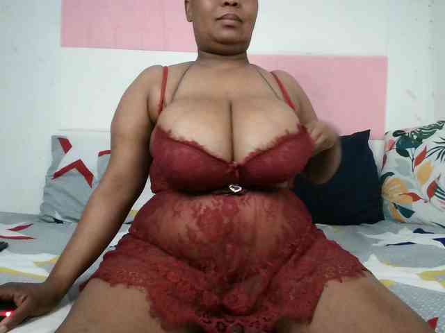 BIGTITTISXX webcam