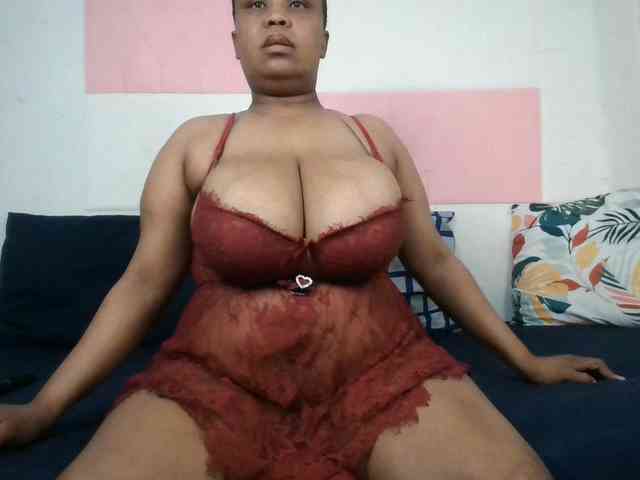 BIGTITTISXX webcam