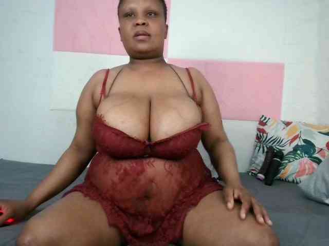 BIGTITTISXX webcam
