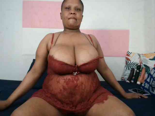 BIGTITTISXX webcam