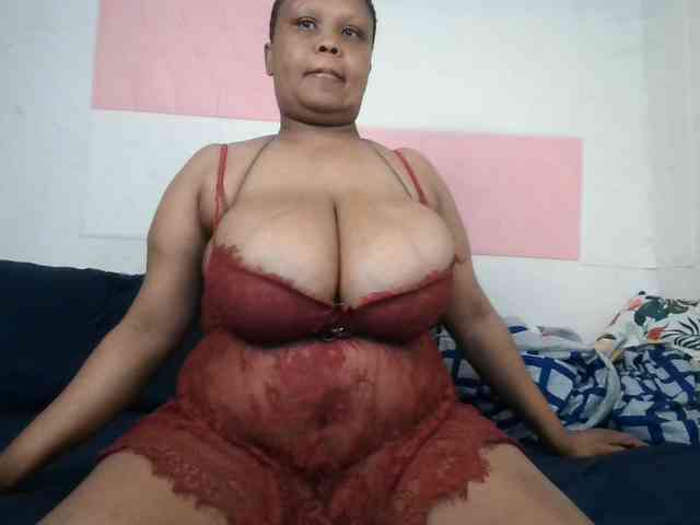 BIGTITTISXX webcam