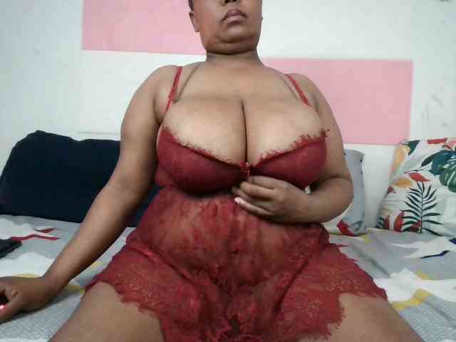 BIGTITTISXX webcam