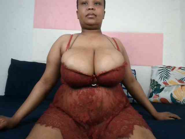 BIGTITTISXX webcam