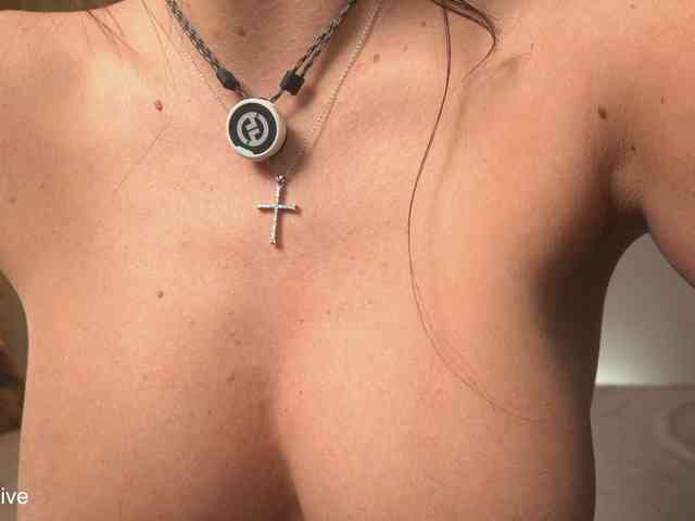 freyya Live Webcam on BongaCams