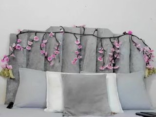 Chloe-'s Live Webcam