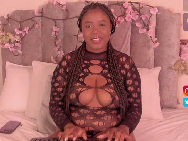 Chloe- live cam on BongaCams