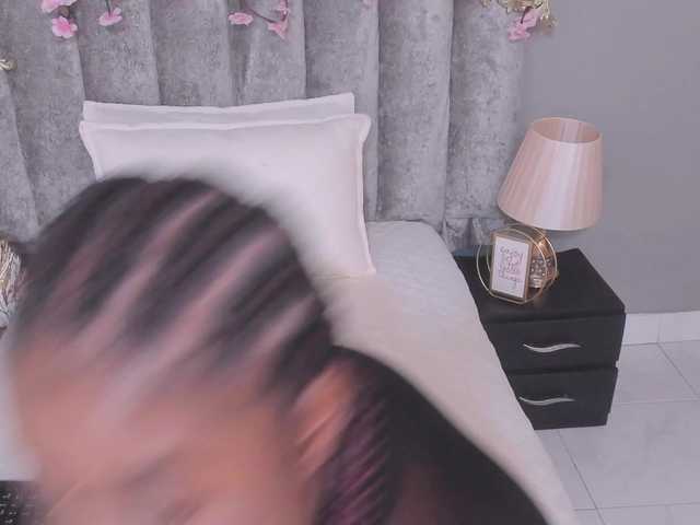 Chloe-'s BongaCams show and profile