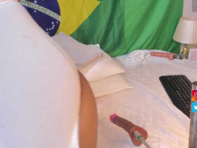 Chloe- live cam on BongaCams