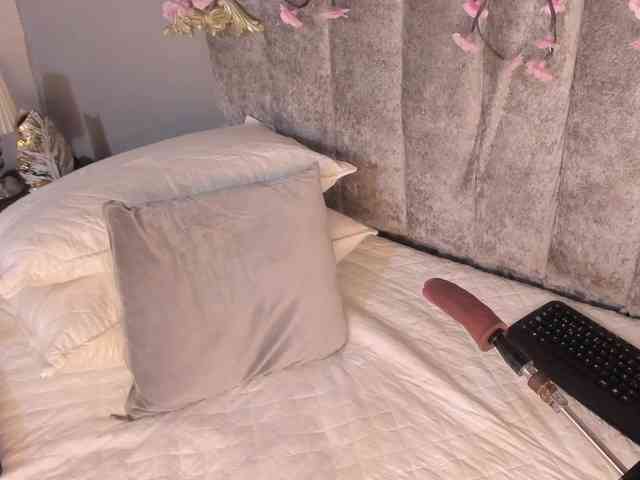 Chloe- webcam