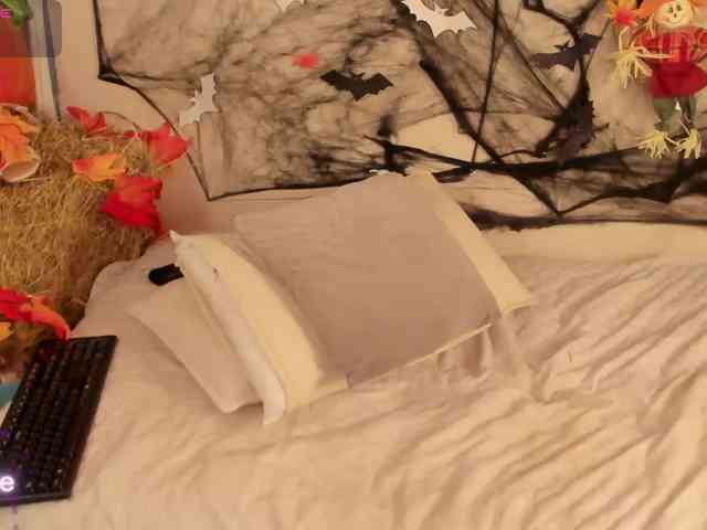 Chloe- webcam
