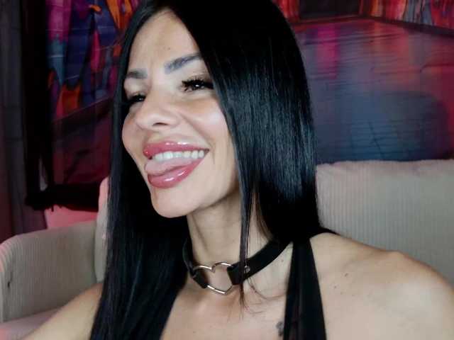 ell3's BongaCams show and profile