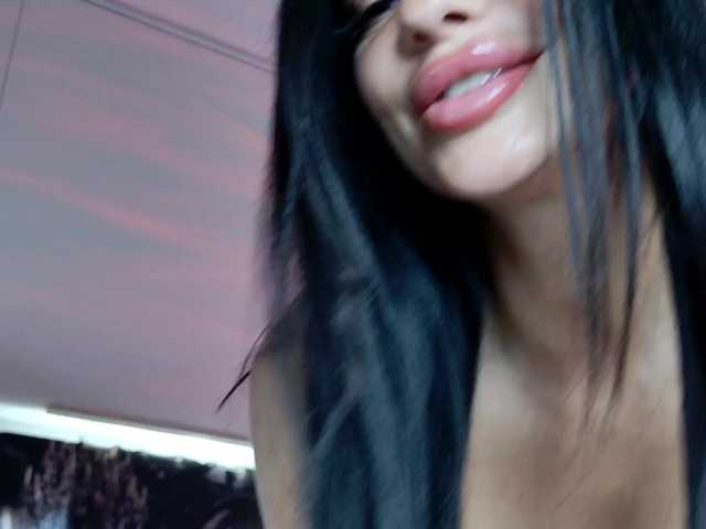 ell3's BongaCams show and profile