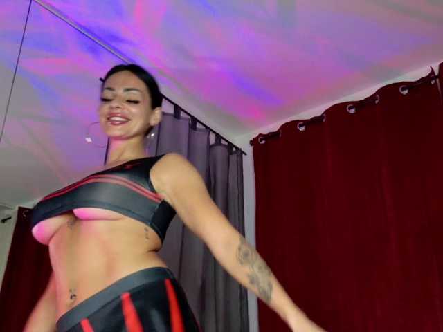 ell3 live cam on BongaCams