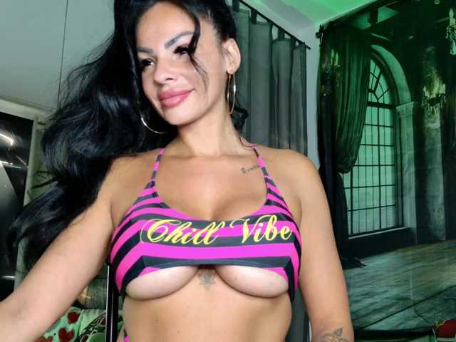 ell3 live cam on BongaCams