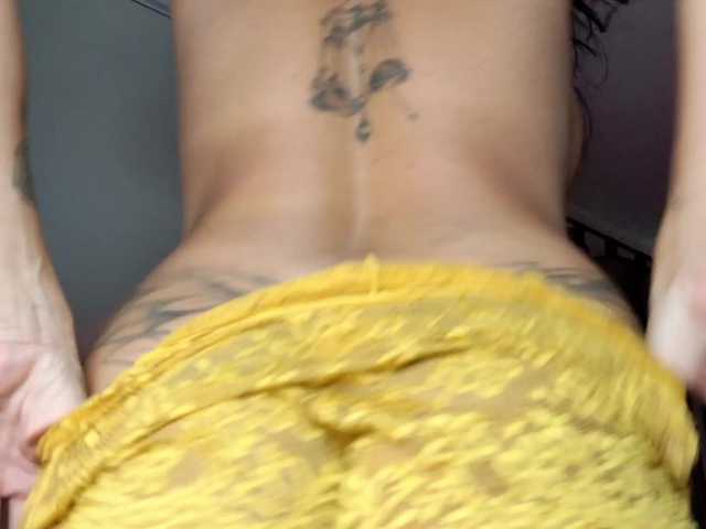 ell3 live cam on BongaCams