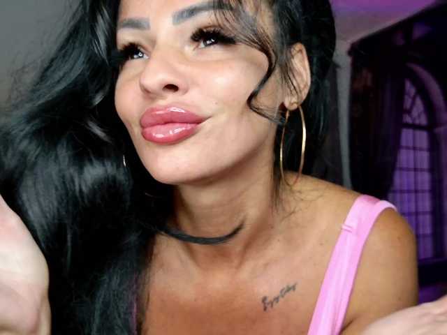 ell3 live cam on BongaCams