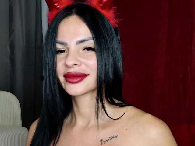 ell3 live cam on BongaCams
