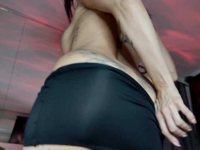 ell3's BongaCams show and profile