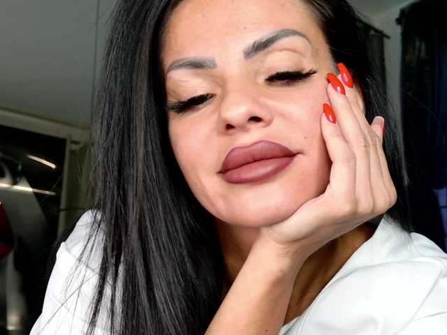 ell3 live cam on BongaCams