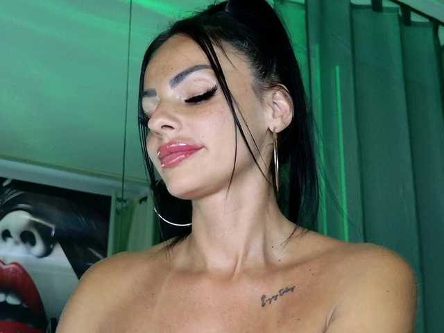 Ella-Hottie