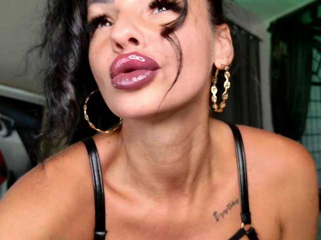 ell3 live cam on BongaCams