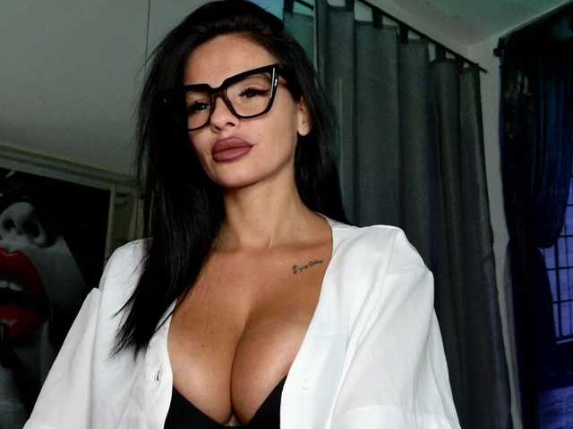 ell3 live cam on BongaCams