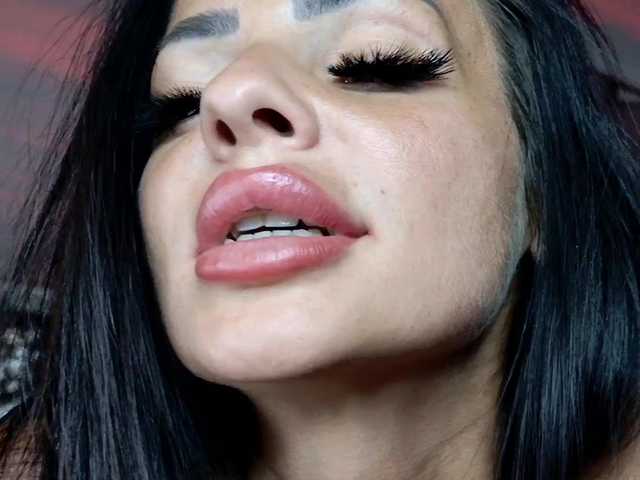 ell3 live cam on BongaCams