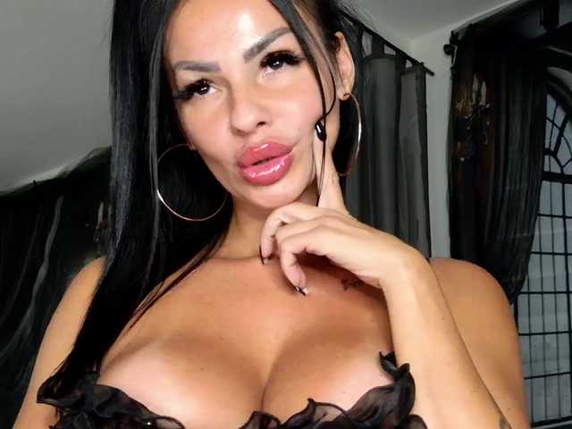 ell3 live cam on BongaCams