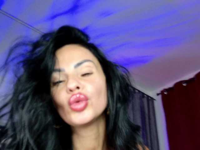 ell3 live cam on BongaCams