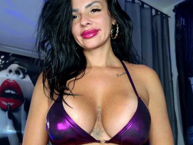ell3 live cam on BongaCams