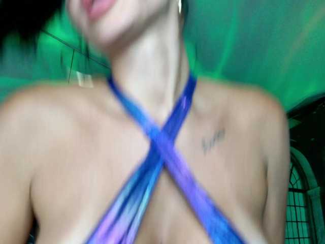ell3 live cam on BongaCams
