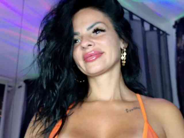 Ella-Hottie webcam