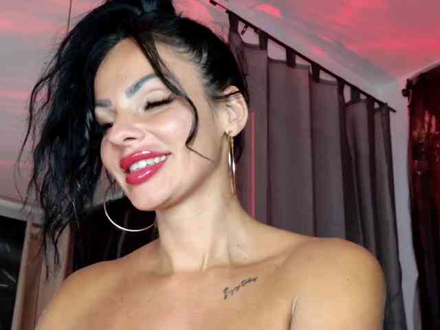 Ella-Hottie webcam