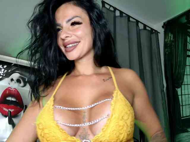 Ella-Hottie webcam