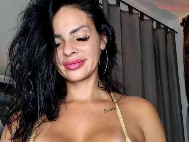 Ella-Hottie webcam