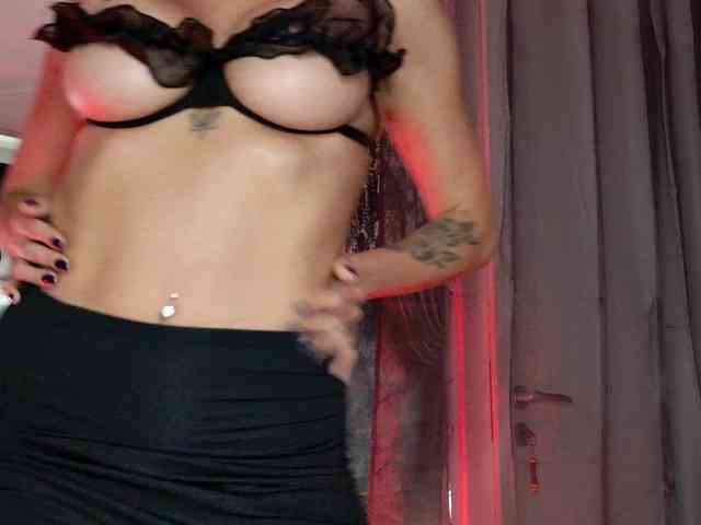 Ella-Hottie webcam